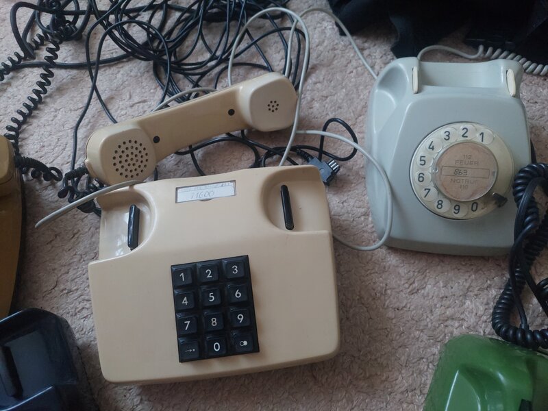 Telefon fix cu fir, model vintage cu disc, rotita sau butoane